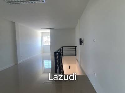 Commercial Building For Sale 114 SQ.M La Vallee Town 2