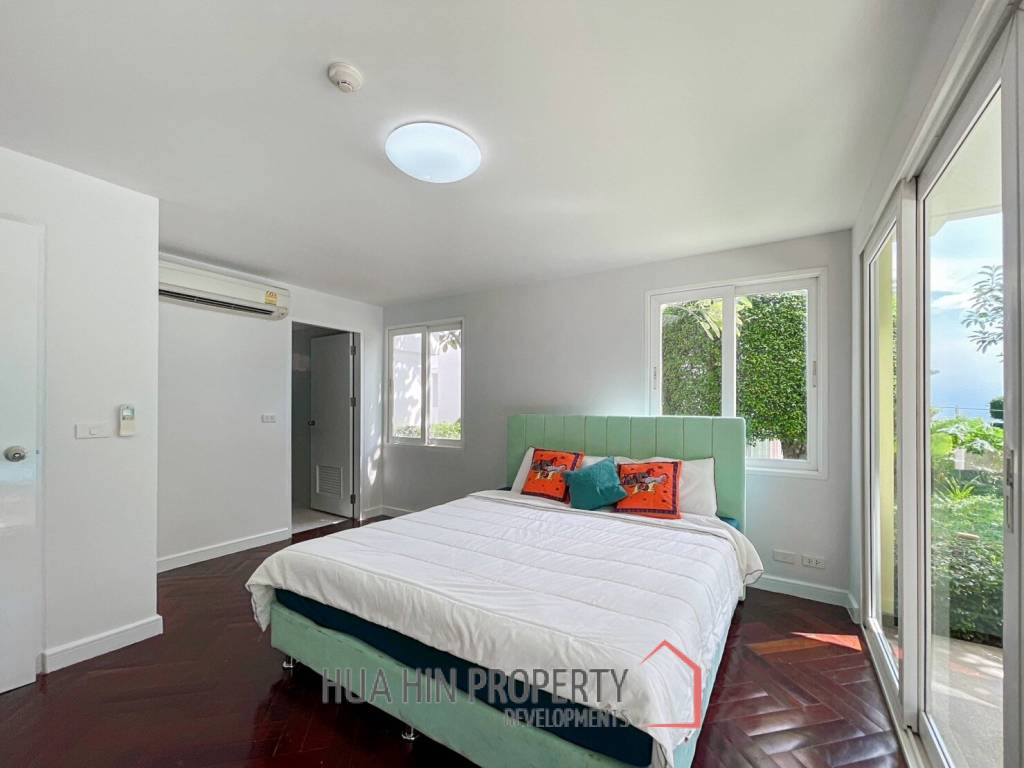 Baan Saechuan: 4 Bed Beachfront Condo