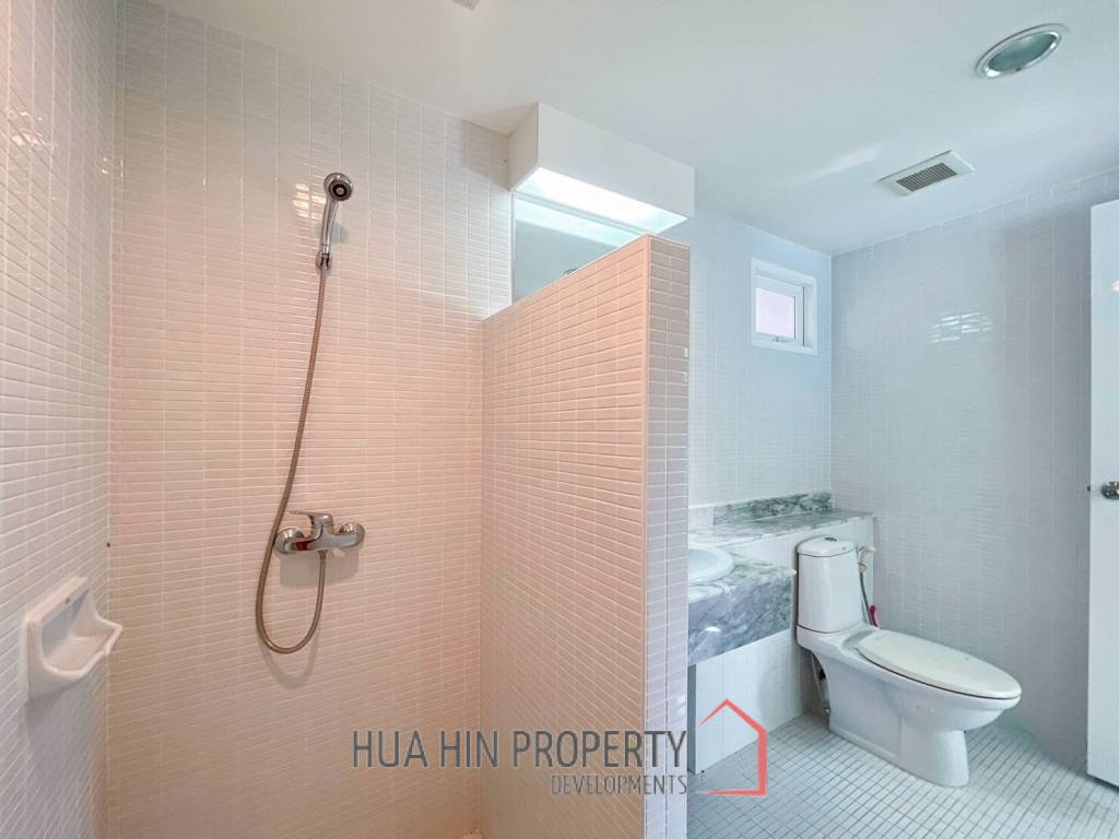 Baan Saechuan: 4 Bed Beachfront Condo