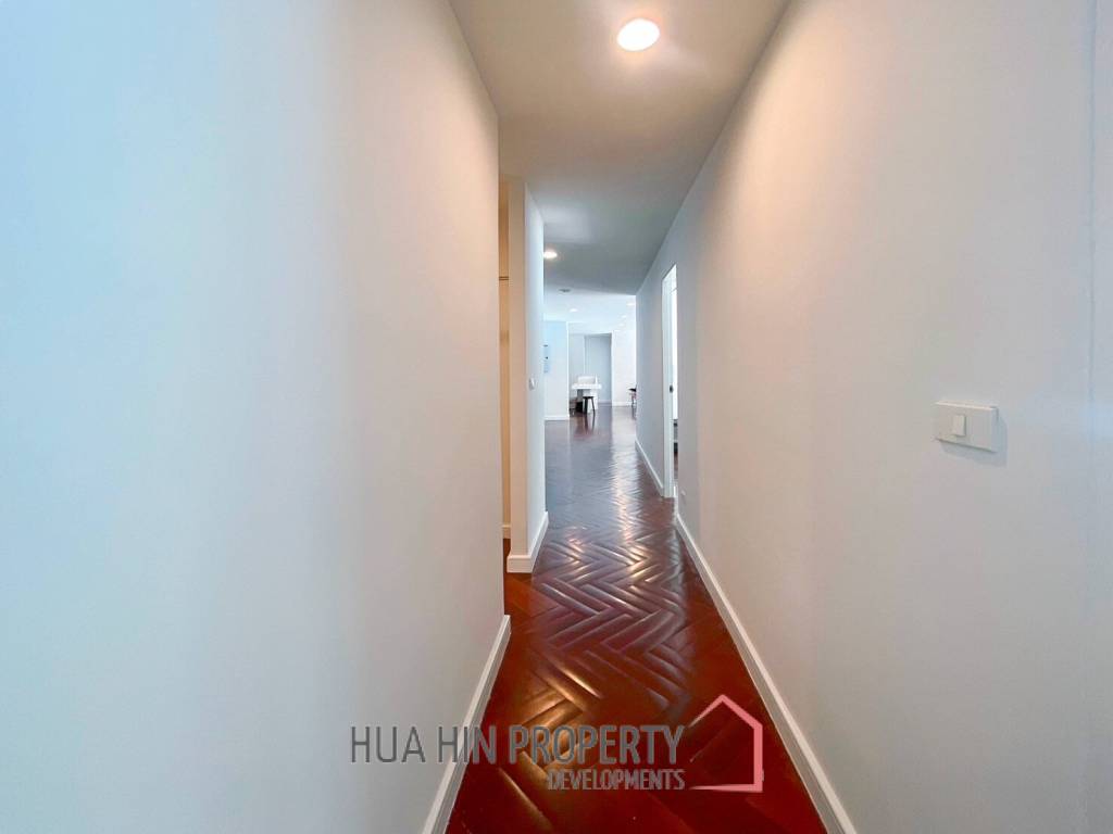 Baan Saechuan: 4 Bed Beachfront Condo
