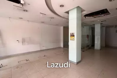 Prime Corner Building in the Heart of Silom – A Pinnacle of Luxury and Convenience