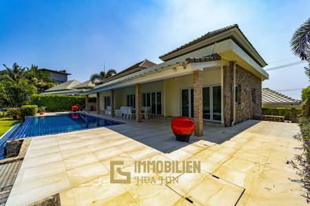 Black Mountain Golf Platz: 3 Schlafzimmer Luxus Pool Villa mit atemberaubender Aussicht