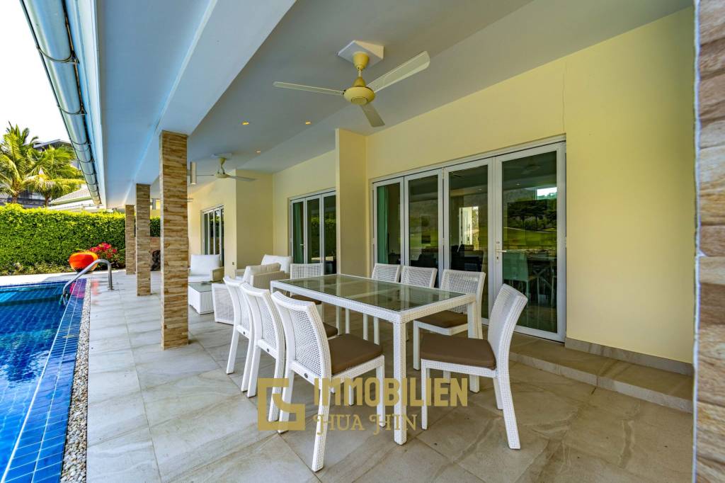 Black Mountain Golf Platz: 3 Schlafzimmer Luxus Pool Villa mit atemberaubender Aussicht