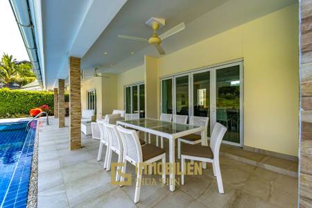 Black Mountain Golf Platz: 3 Schlafzimmer Luxus Pool Villa mit atemberaubender Aussicht