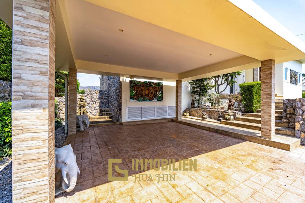 Black Mountain Golf Platz: 3 Schlafzimmer Luxus Pool Villa mit atemberaubender Aussicht