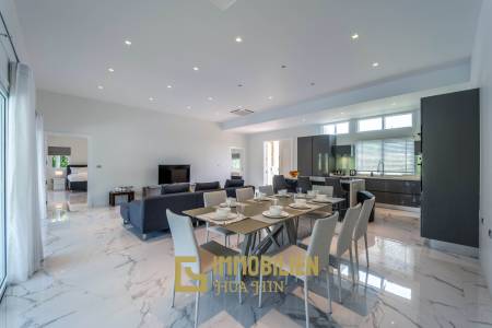 Black Mountain Golf Platz: 3 Schlafzimmer Luxus Pool Villa mit atemberaubender Aussicht