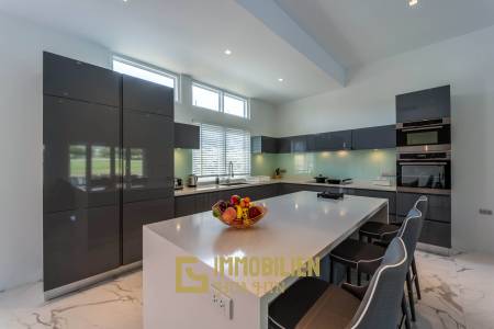 Black Mountain Golf Platz: 3 Schlafzimmer Luxus Pool Villa mit atemberaubender Aussicht