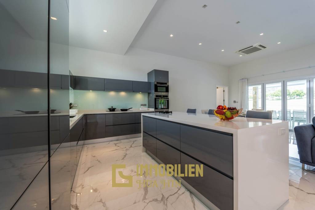 Black Mountain Golf Platz: 3 Schlafzimmer Luxus Pool Villa mit atemberaubender Aussicht