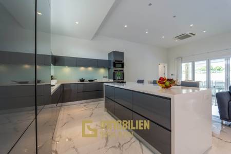 Black Mountain Golf Platz: 3 Schlafzimmer Luxus Pool Villa mit atemberaubender Aussicht