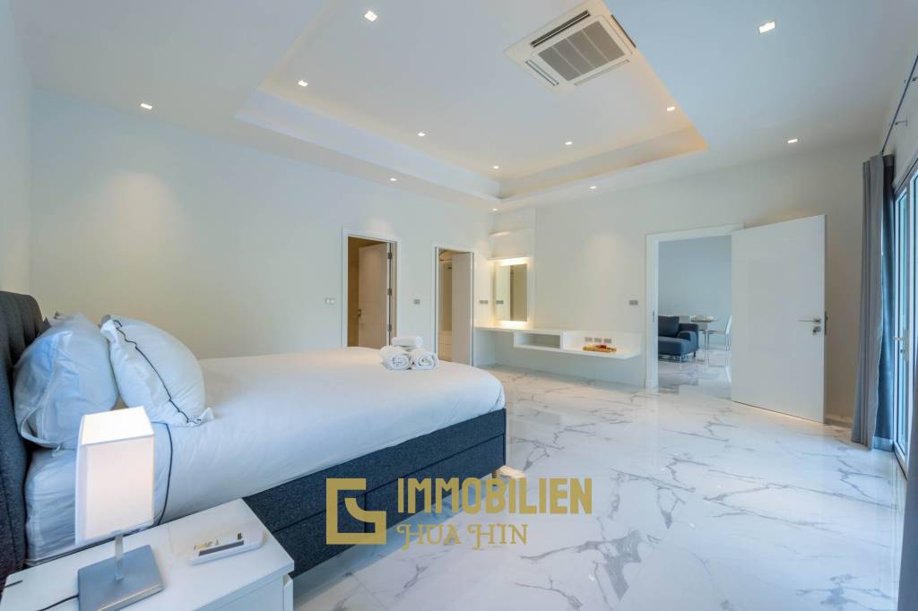 Black Mountain Golf Platz: 3 Schlafzimmer Luxus Pool Villa mit atemberaubender Aussicht