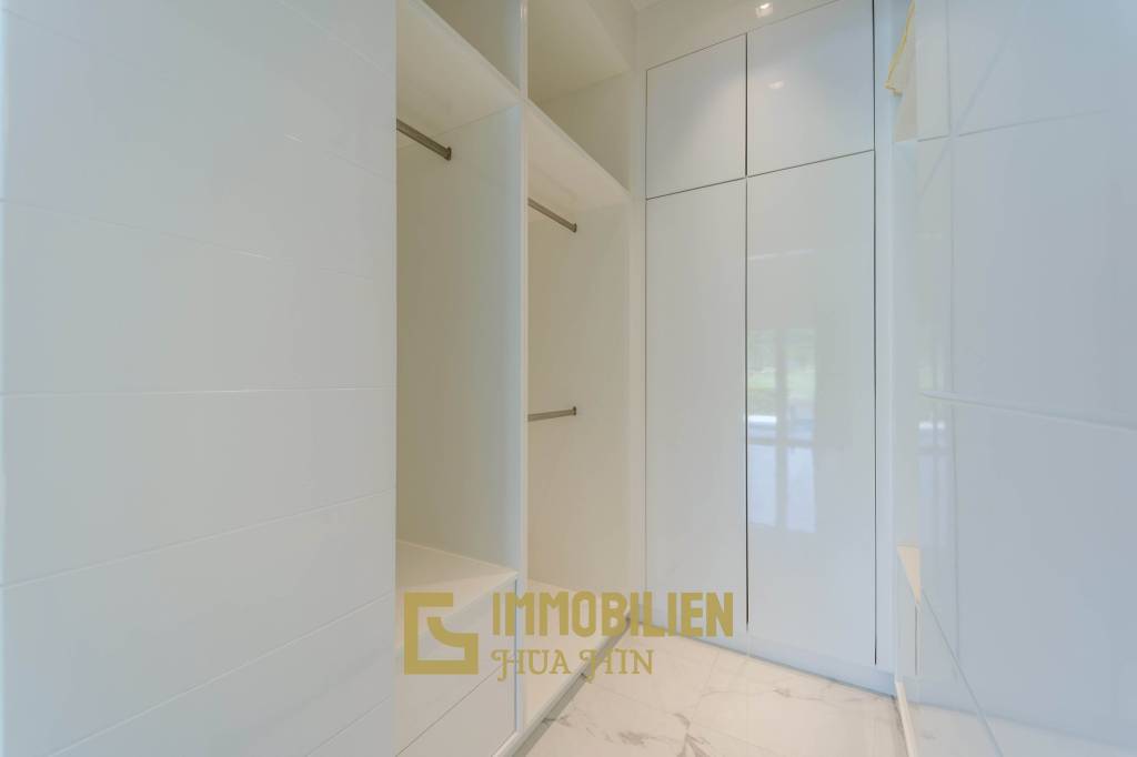 Black Mountain Golf Platz: 3 Schlafzimmer Luxus Pool Villa mit atemberaubender Aussicht