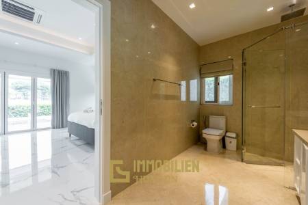 Black Mountain Golf Platz: 3 Schlafzimmer Luxus Pool Villa mit atemberaubender Aussicht