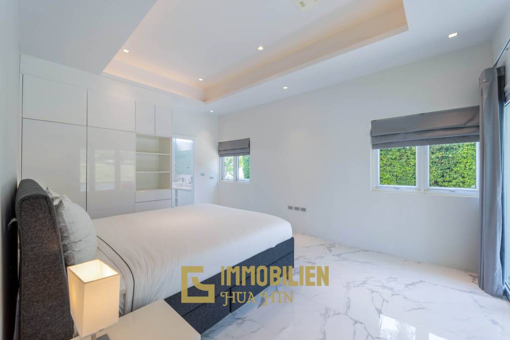 Black Mountain Golf Platz: 3 Schlafzimmer Luxus Pool Villa mit atemberaubender Aussicht