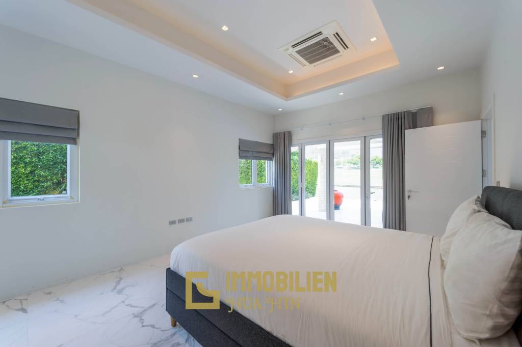 Black Mountain Golf Platz: 3 Schlafzimmer Luxus Pool Villa mit atemberaubender Aussicht