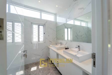 Black Mountain Golf Platz: 3 Schlafzimmer Luxus Pool Villa mit atemberaubender Aussicht