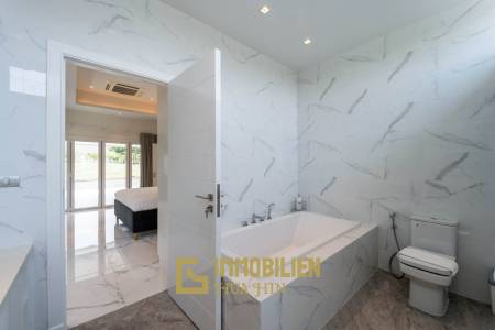 Black Mountain Golf Platz: 3 Schlafzimmer Luxus Pool Villa mit atemberaubender Aussicht