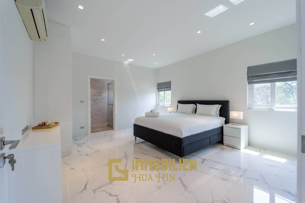 Black Mountain Golf Platz: 3 Schlafzimmer Luxus Pool Villa mit atemberaubender Aussicht