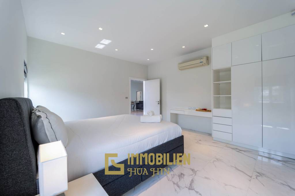 Black Mountain Golf Platz: 3 Schlafzimmer Luxus Pool Villa mit atemberaubender Aussicht