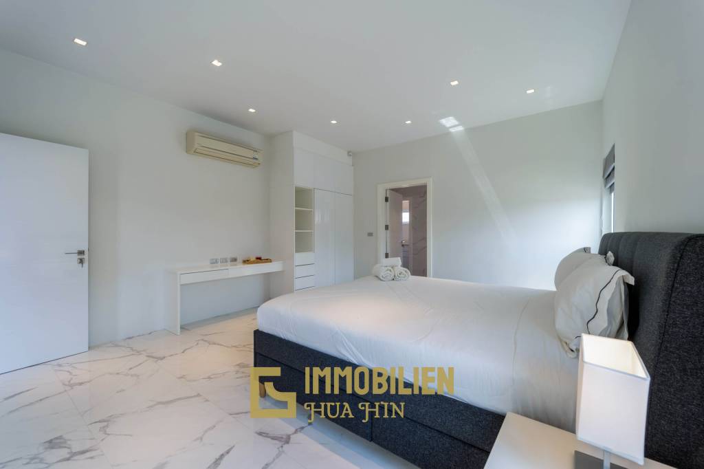 Black Mountain Golf Platz: 3 Schlafzimmer Luxus Pool Villa mit atemberaubender Aussicht