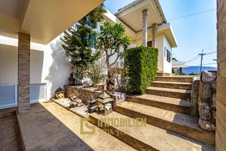 Black Mountain Golf Platz: 3 Schlafzimmer Luxus Pool Villa mit atemberaubender Aussicht