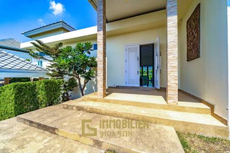 Black Mountain Golf Platz: 3 Schlafzimmer Luxus Pool Villa mit atemberaubender Aussicht