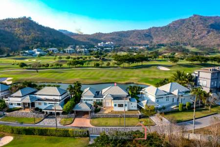 Black Mountain Golf Course : 3 Bedroom Luxury Pool Villa With Stunning Views
