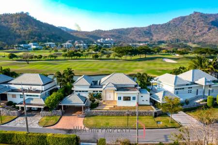 Black Mountain Golf Course : 3 Bedroom Luxury Pool Villa With Stunning Views