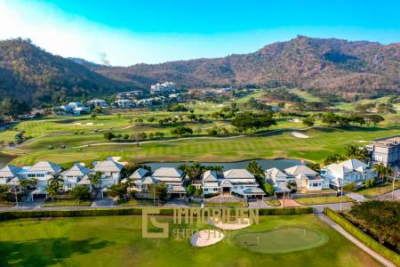 Black Mountain Golf Platz: 3 Schlafzimmer Luxus Pool Villa mit atemberaubender Aussicht