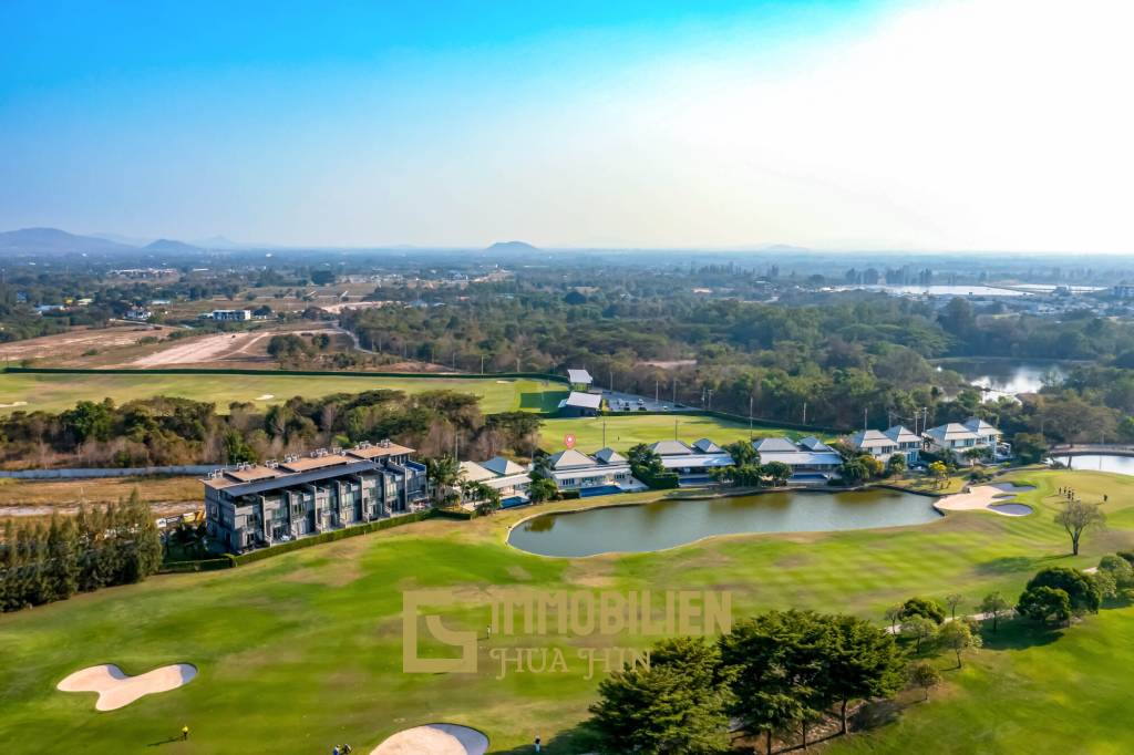 Black Mountain Golf Platz: 3 Schlafzimmer Luxus Pool Villa mit atemberaubender Aussicht