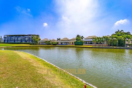 Black Mountain Golf Platz: 3 Schlafzimmer Luxus Pool Villa mit atemberaubender Aussicht