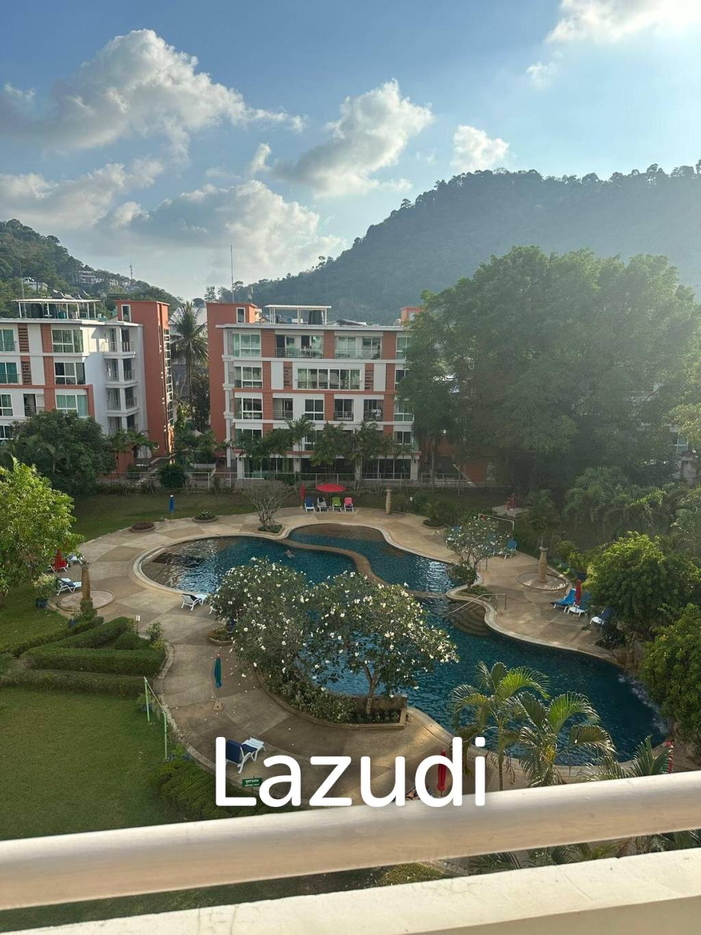 Spacious Studio | Waking to Patong Beach