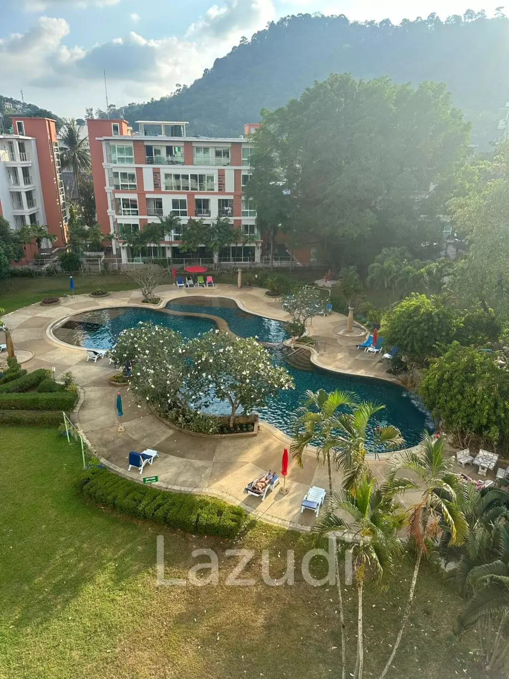 Spacious Studio | Waking to Patong Beach