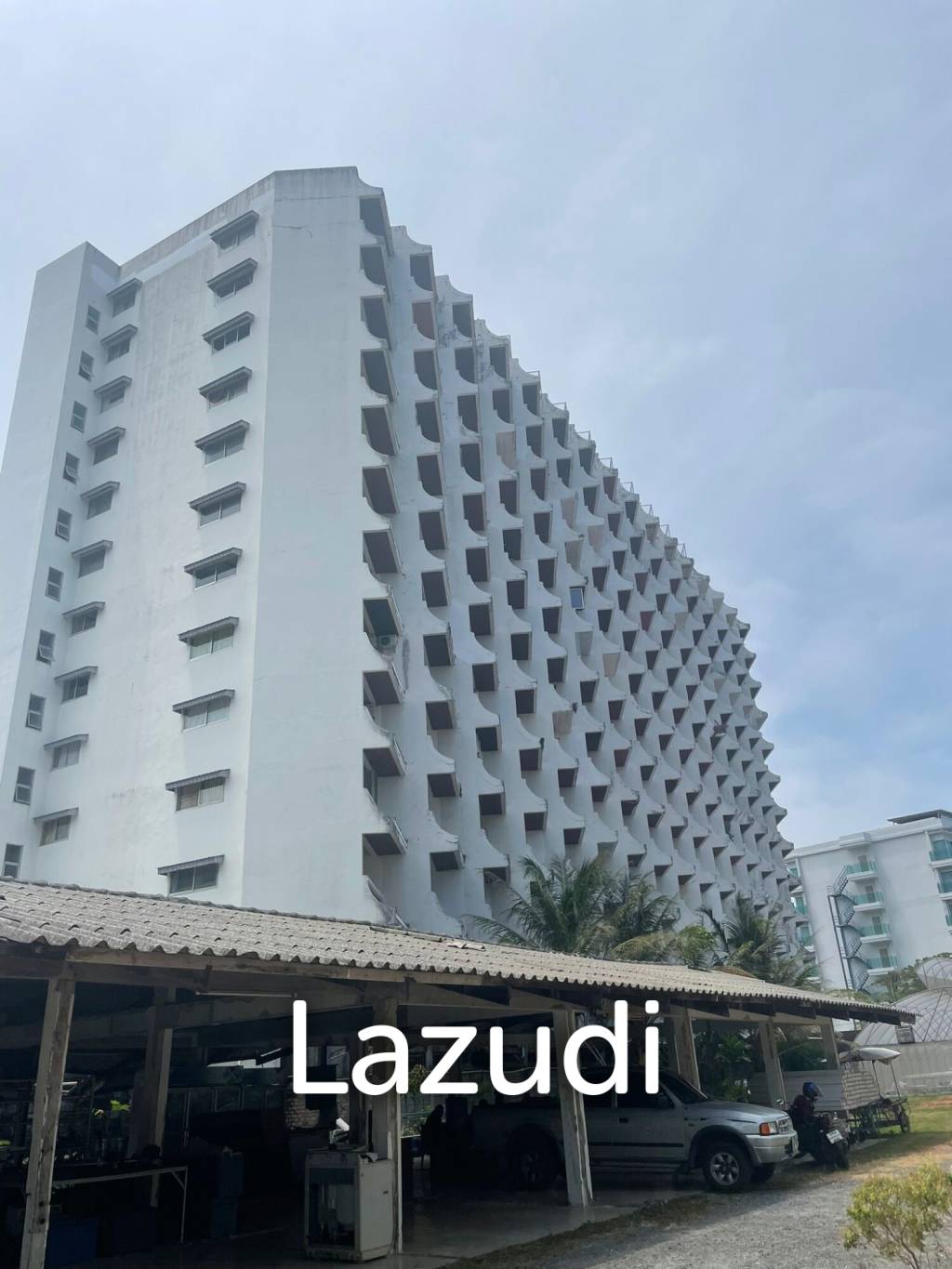 Spacious Studio | Waking to Patong Beach