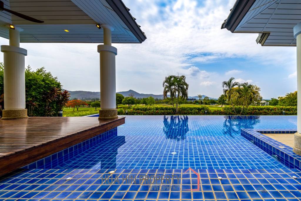 Black Mountain Golf Course : 5 Bedroom Luxury Mansion