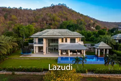Black Mountain Golf Course: 5 Bedroom Luxury Mansion