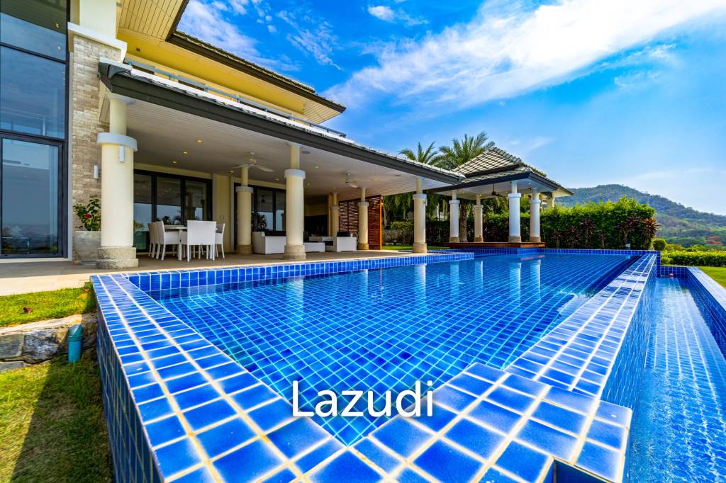 Black Mountain Golf Course: 5 Bedroom Luxury Mansion