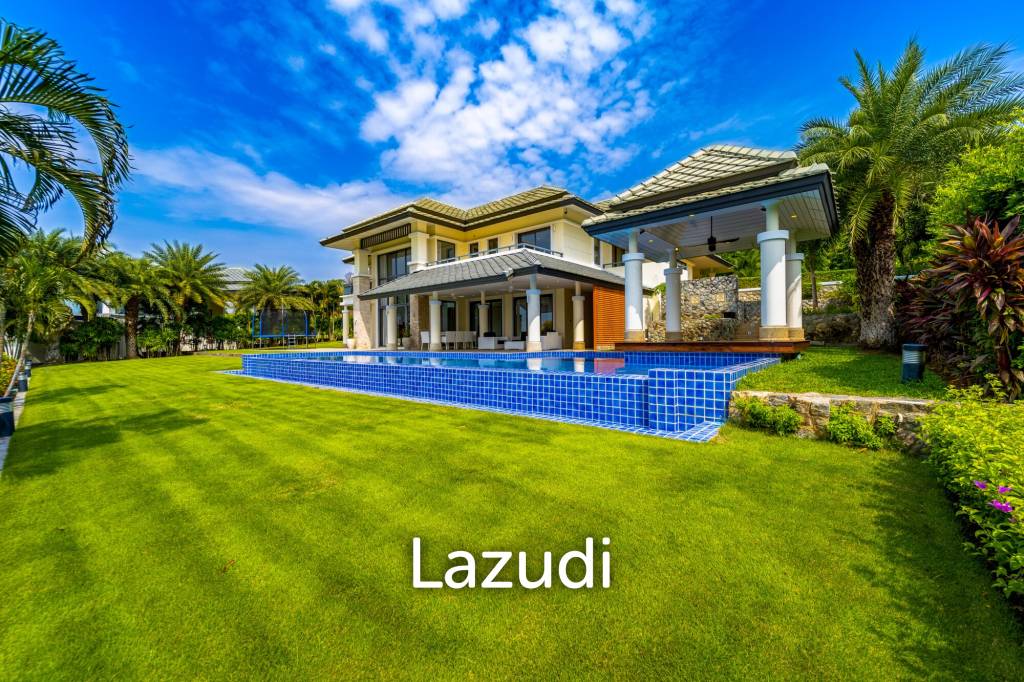 Black Mountain Golf Course: 5 Bedroom Luxury Mansion