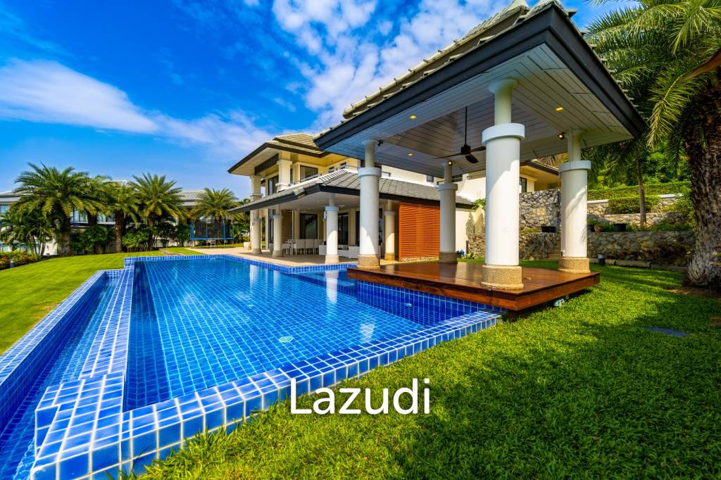 Black Mountain Golf Course: 5 Bedroom Luxury Mansion