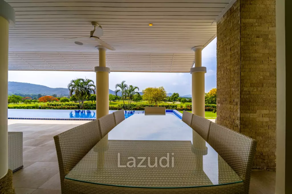 Black Mountain Golf Course: 5 Bedroom Luxury Mansion