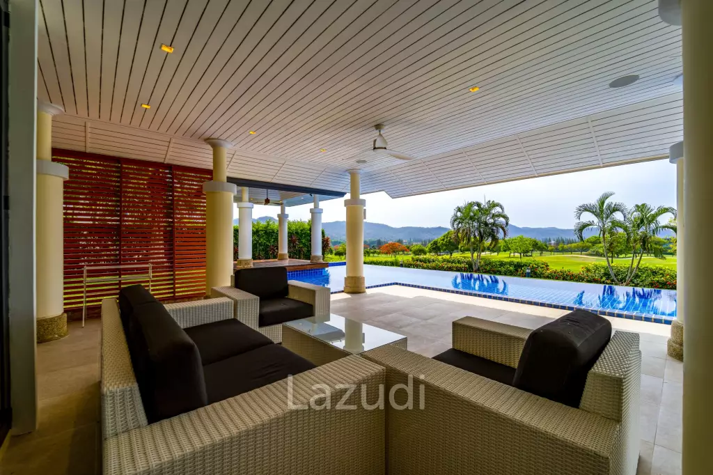 Black Mountain Golf Course: 5 Bedroom Luxury Mansion