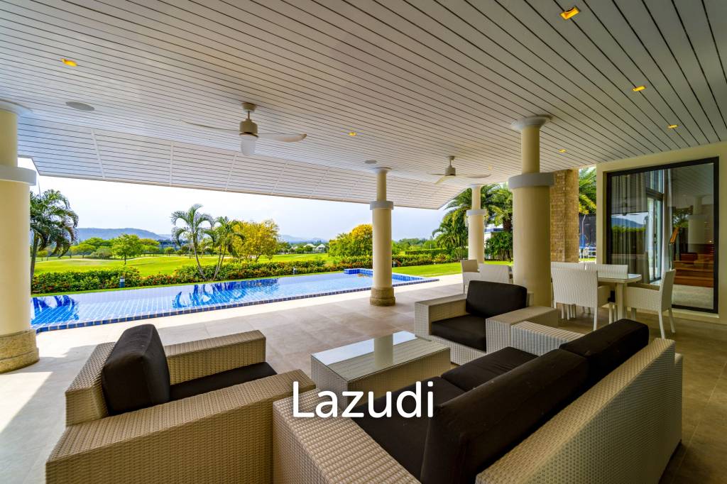 Black Mountain Golf Course: 5 Bedroom Luxury Mansion