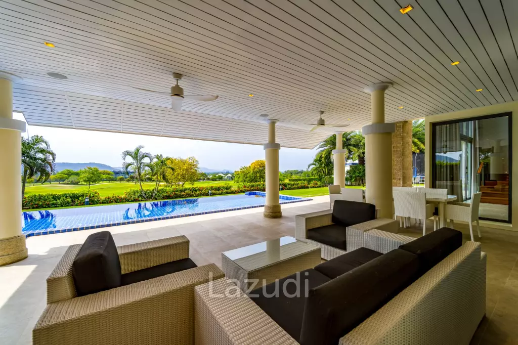 Black Mountain Golf Course: 5 Bedroom Luxury Mansion