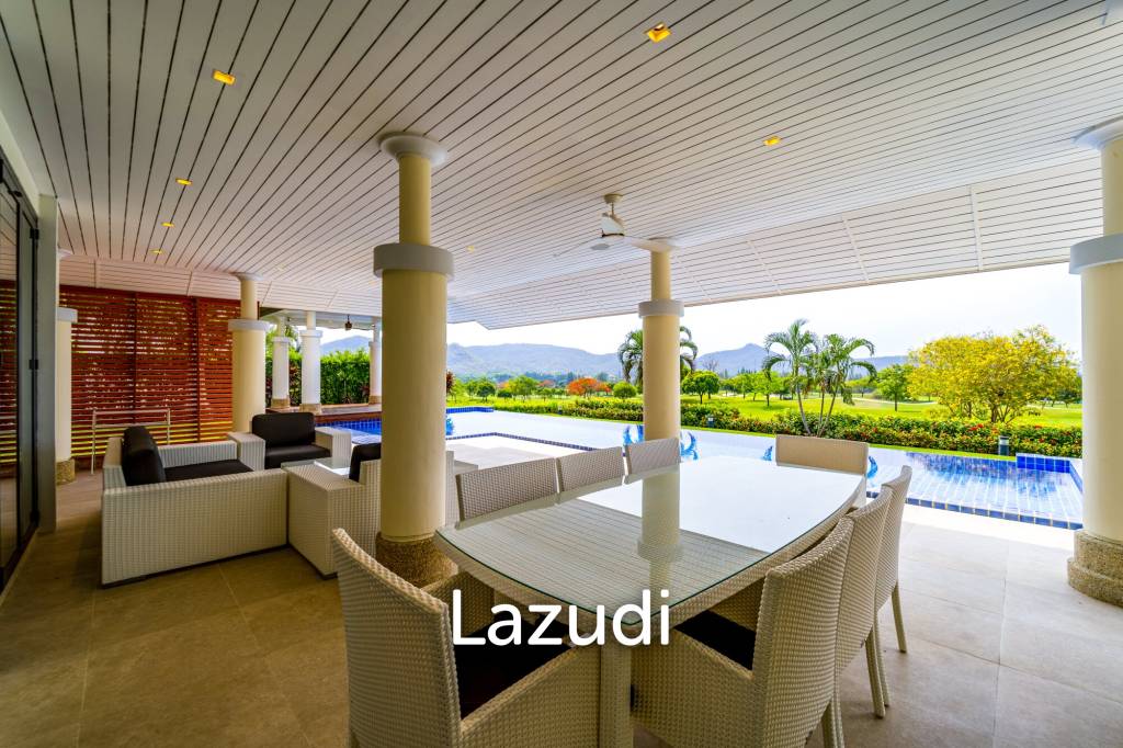 Black Mountain Golf Course: 5 Bedroom Luxury Mansion