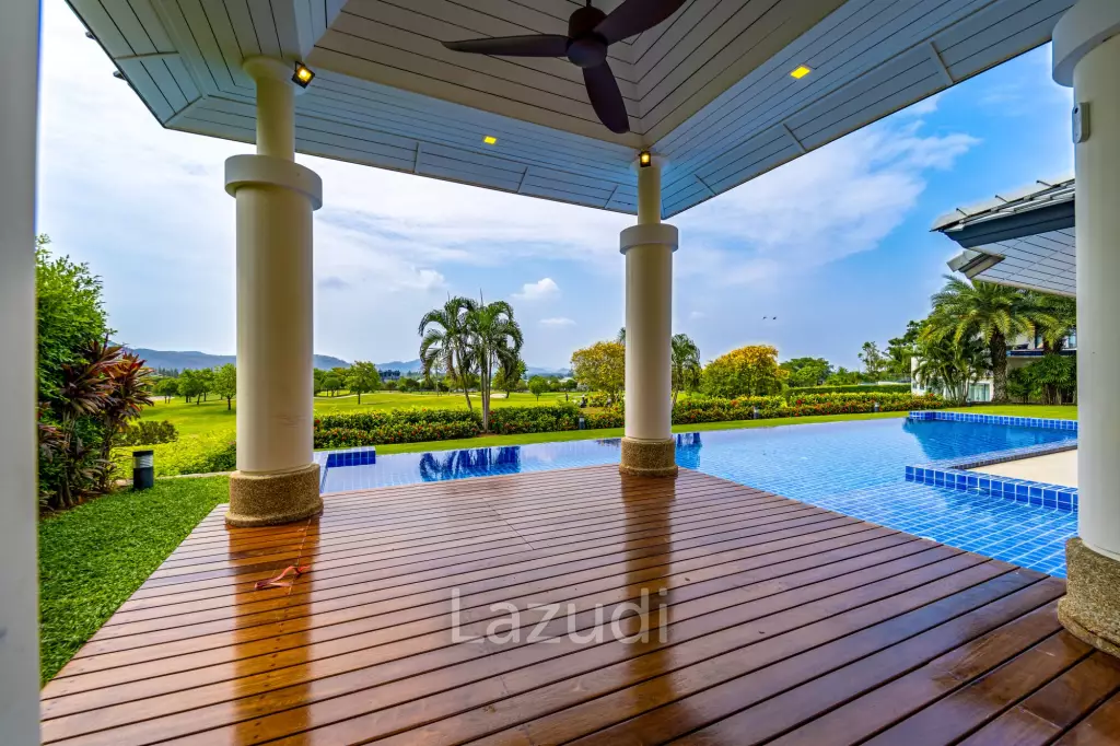 Black Mountain Golf Course: 5 Bedroom Luxury Mansion