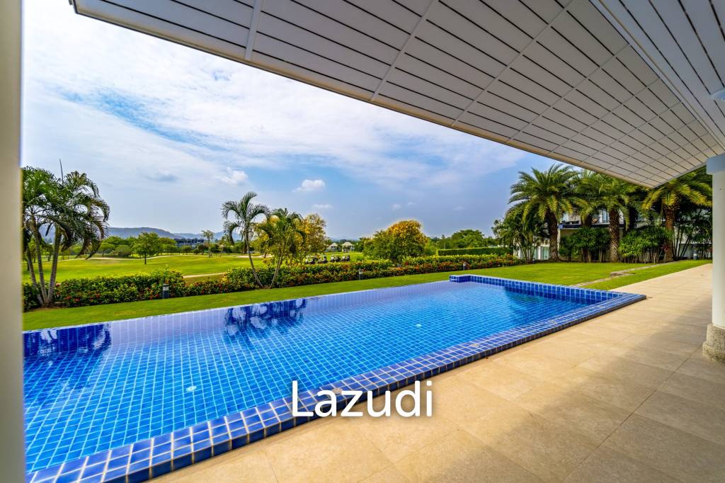 Black Mountain Golf Course: 5 Bedroom Luxury Mansion