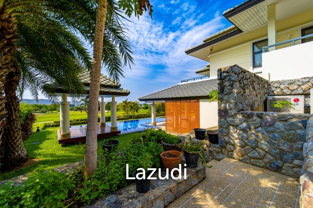 Black Mountain Golf Course: 5 Bedroom Luxury Mansion