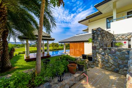 Black Mountain Golf Course : 5 Bedroom Luxury Mansion