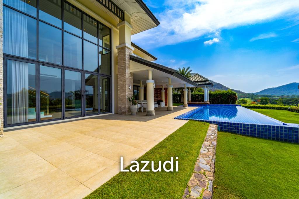 Black Mountain Golf Course: 5 Bedroom Luxury Mansion