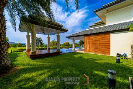 Black Mountain Golf Course : 5 Bedroom Luxury Mansion