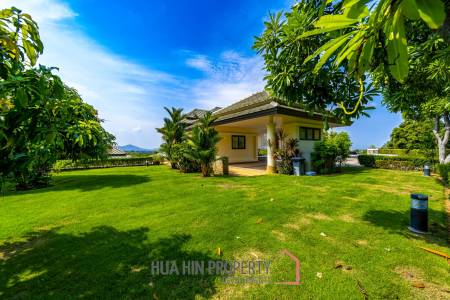 Black Mountain Golf Course : 5 Bedroom Luxury Mansion